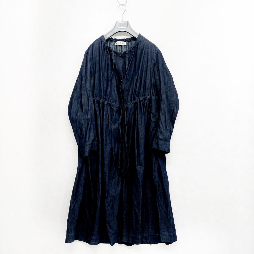 お買取したマルニのデニムコートドレスの写真