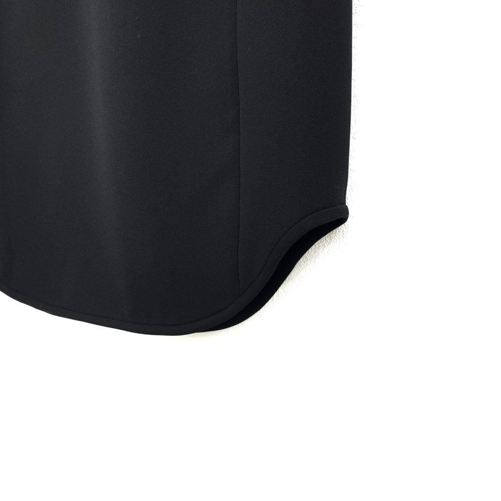 お買取したマメクロゴウチのEmbroidery Collar Sleeveless Dress裾の写真