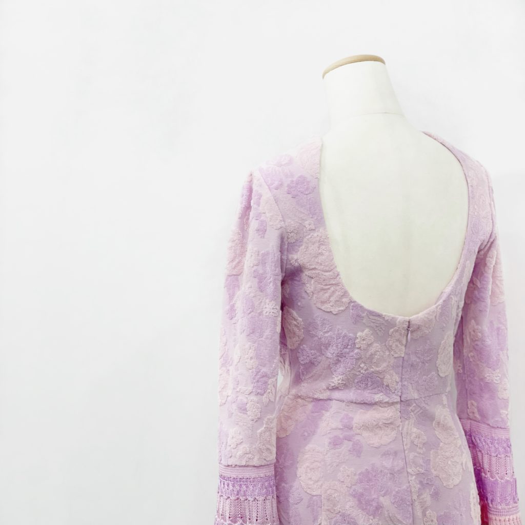 お買取したマメクロゴウチのFlowered Velour Jacquard Dress背中の写真