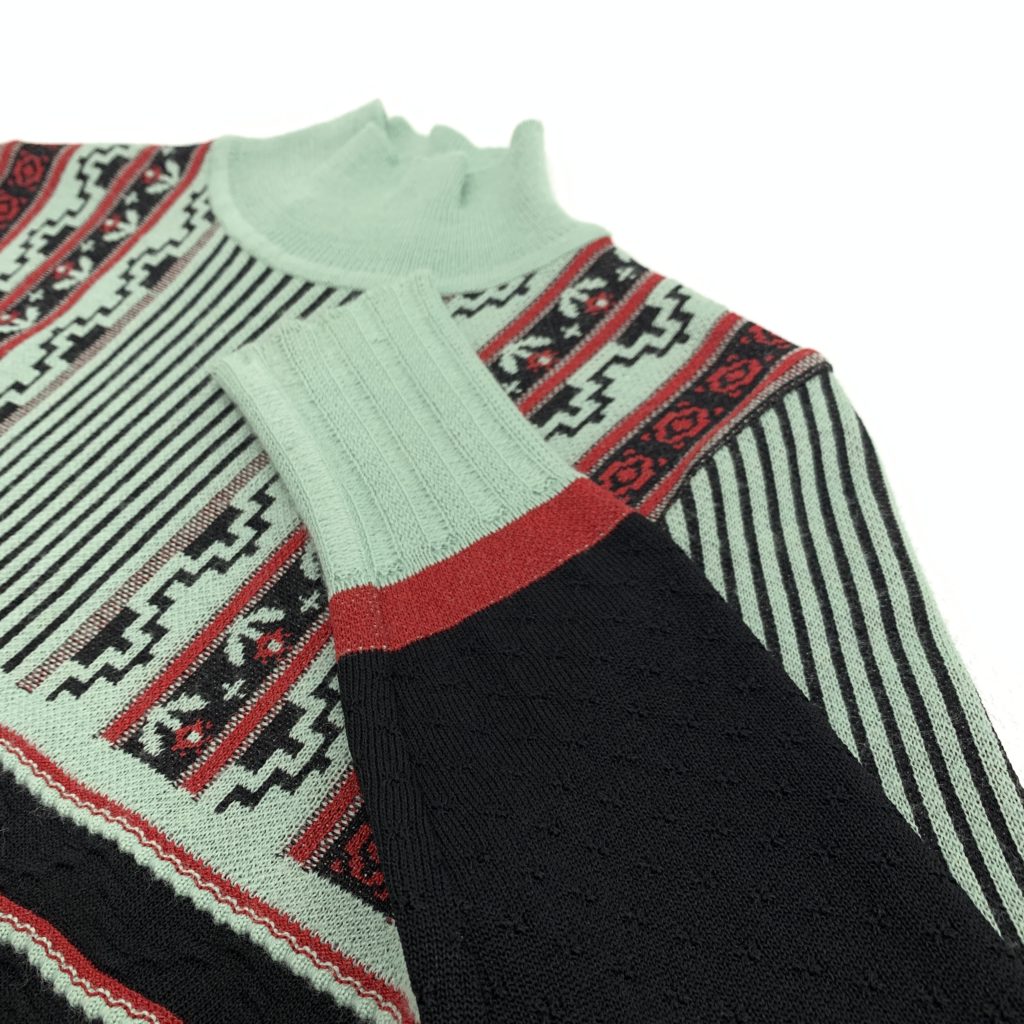 お買取したマメクロゴウチのPedicel Jacquard Pullover刺繍・袖アップの写真