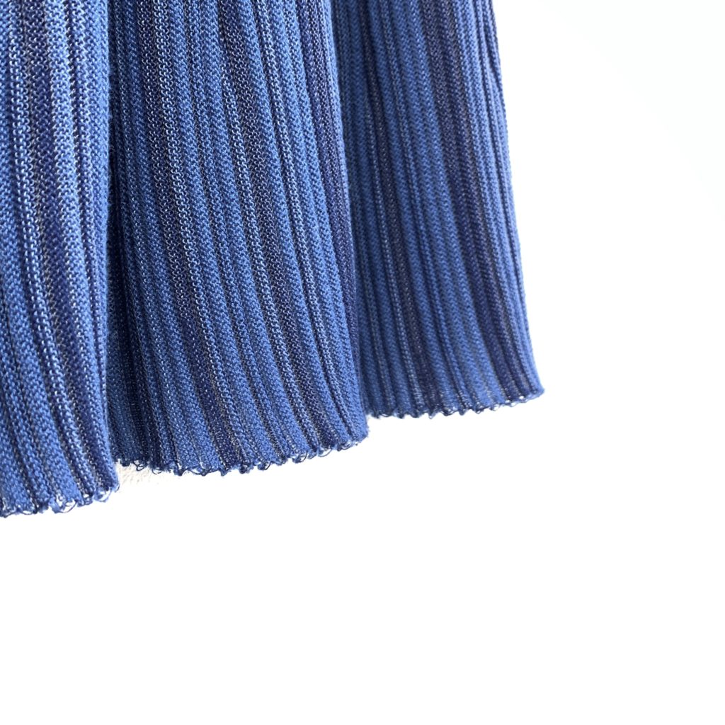 お買取したマメクロゴウチのRibbed Knit Flare Skirt裾の写真