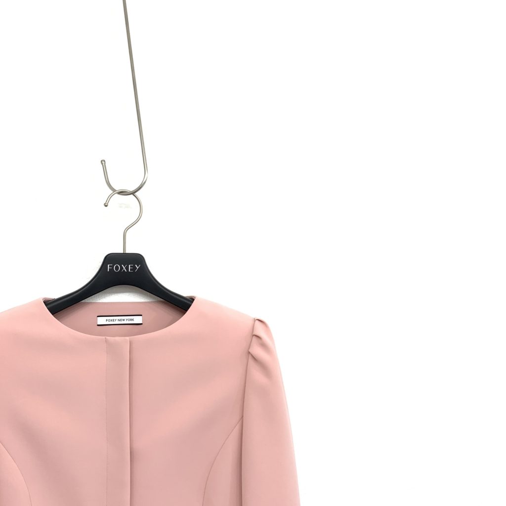 フォクシー FOXEY NEW YORK ピンク ノーカラージャケット アウター