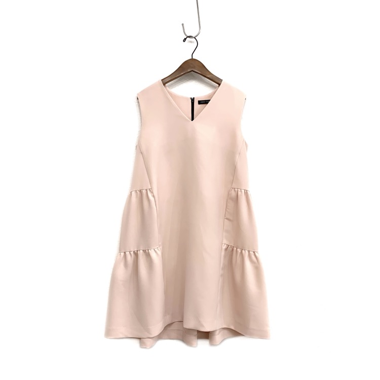 YOKO CHAN ヨーコチャン バックティアードドレス ワンピース ヌード ピンク 38 YCD-319-459ヌードカラーのひざ丈ワンピースです