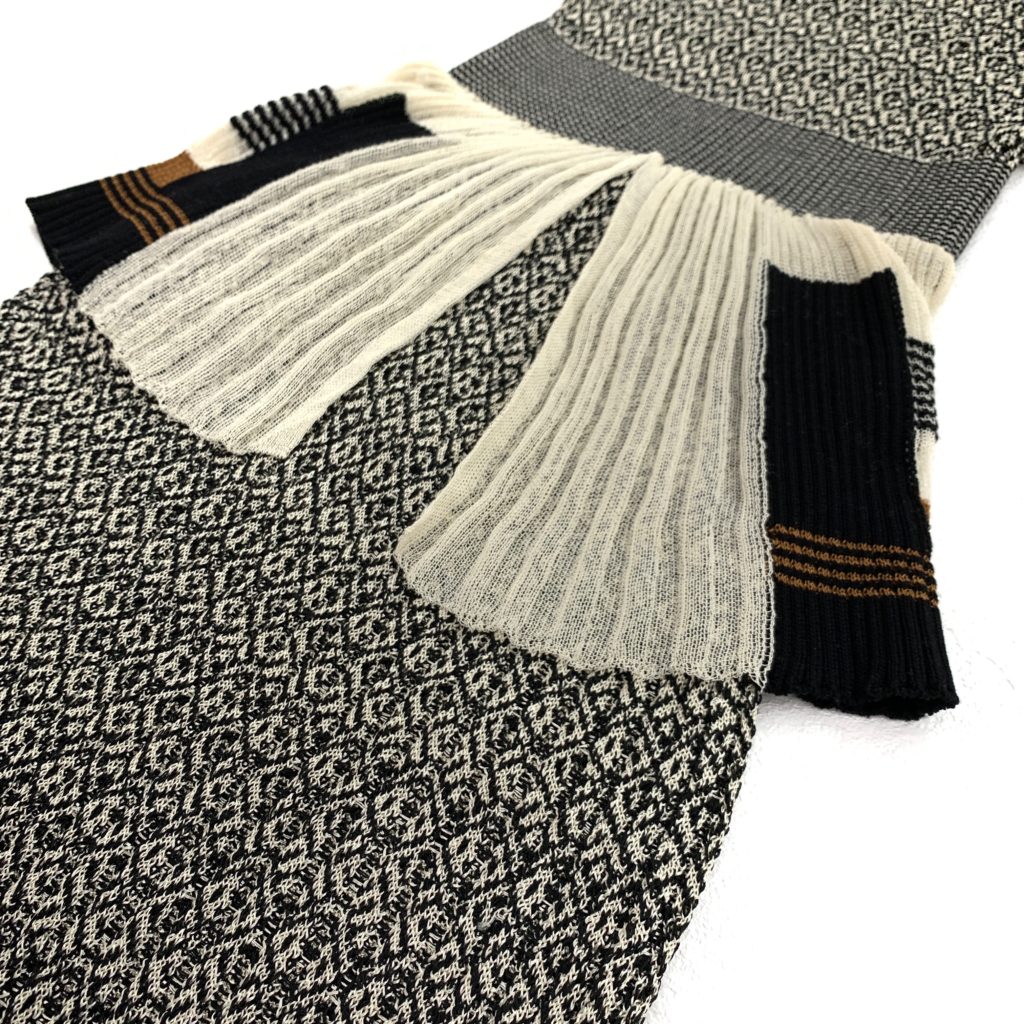 Mame Kurogouchi20SSコレクションMixed Knitted Fabric Peplum Dressの