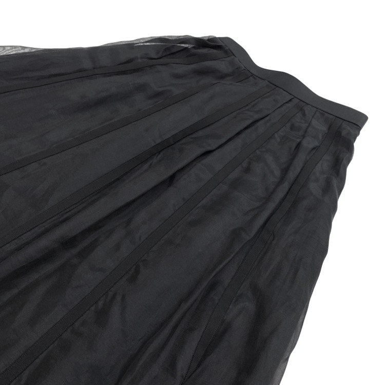 AKIRANAKA アキラナカ Doloress flare skirt ソフトシフォン スカート ブラック 1 AS2139異素材のテープを使ったデザインを見せた画像です